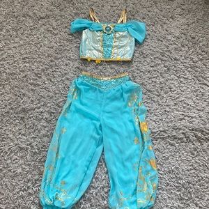 Jasmine costume sz 5/6